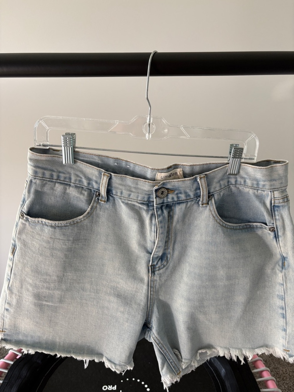 Umgee Light Wash Mid-Rise Frayed Denim Shorts